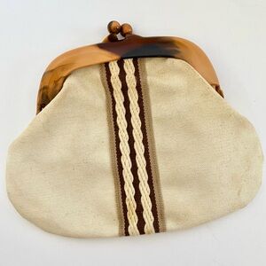 Vintage 70s Embroidered Kiss Lock Coin Purse